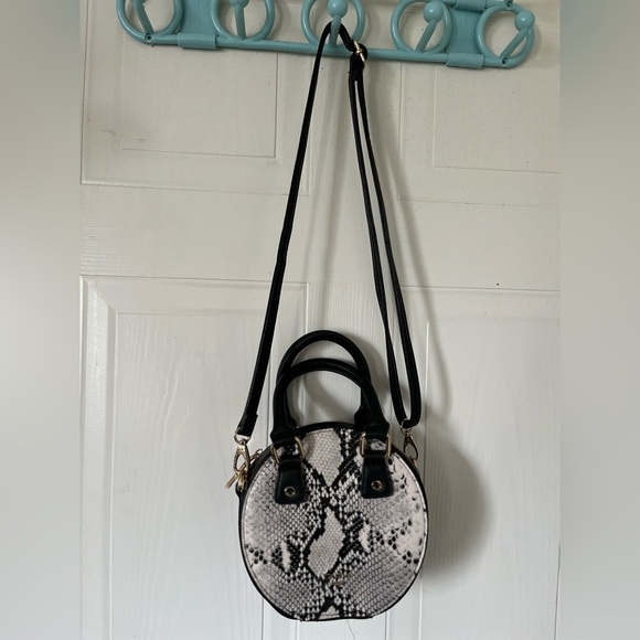 Dune Circle Crossbody bag - Picture 3 of 11